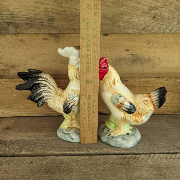 Vintage Set of Two Porcelain Chicken Figurines / Hen and Rooster - Picture 8 of 8